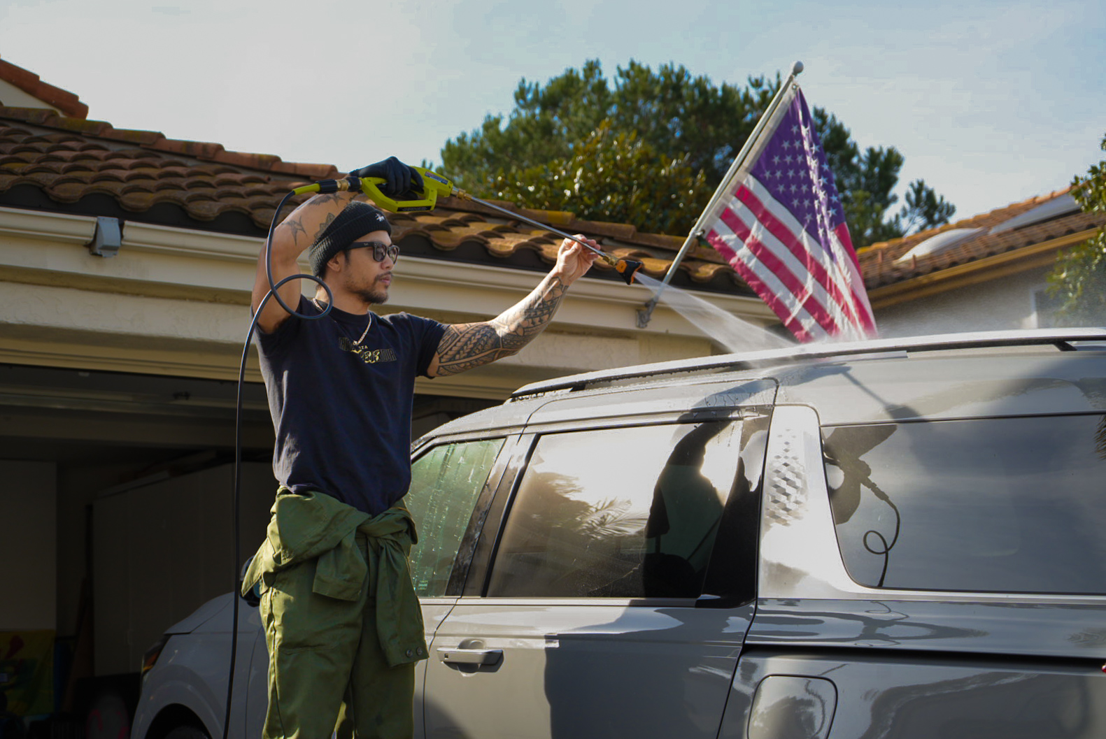 Detailed hood reflecting sunlight after ceramic coating service